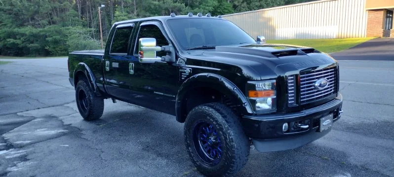 Blacked out lifted Ford F-250 Super Duty detailed by Grindtime